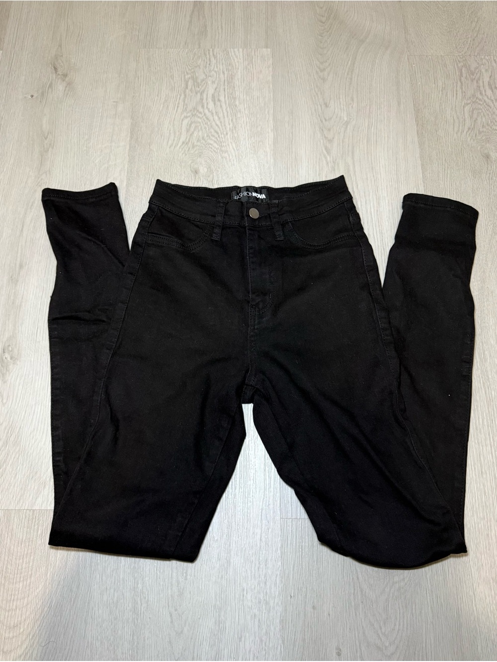 Fashion Nova Women's Skinny Jeans in Black